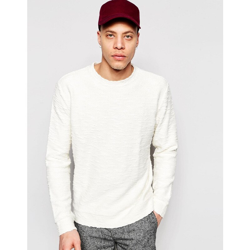 Weekday - Fuzzy - Texturiertes, genopptes Sweatshirt in Vanille-Weiß mit Rundhalsausschnitt - Weiß