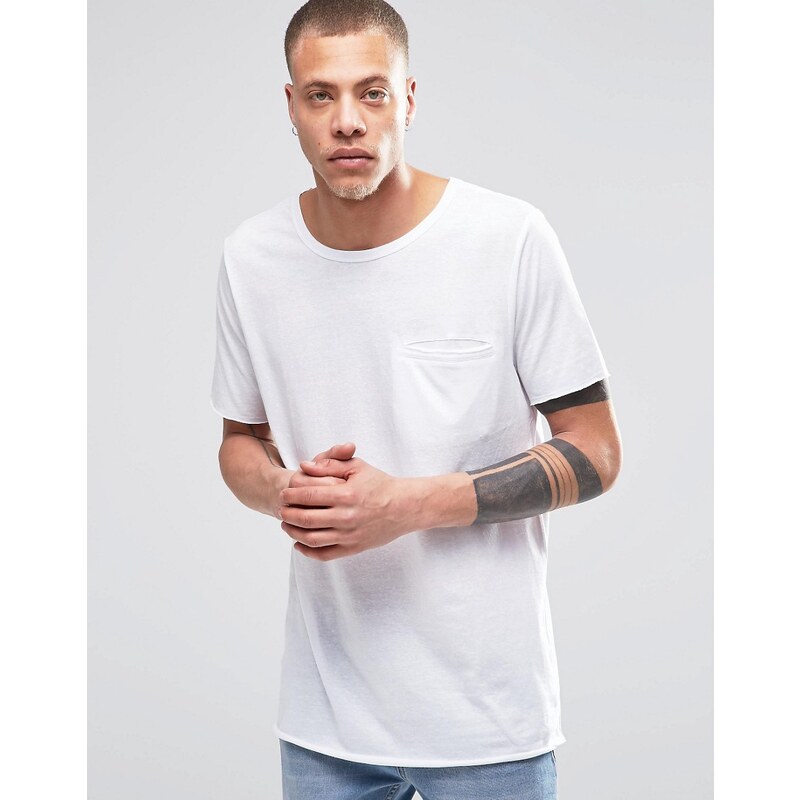Weekday - Spirit - Lang geschnittenes, weißes T-Shirt mit Tasche - Weiß