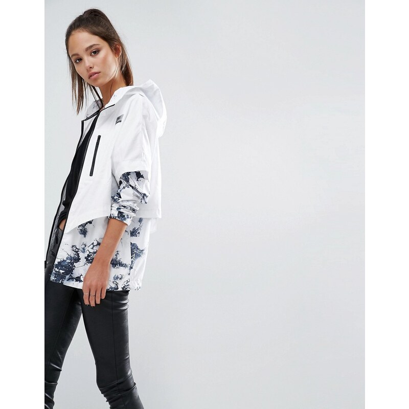 Nike - Faltbare Jacke mit Weltall-Print - Weiß