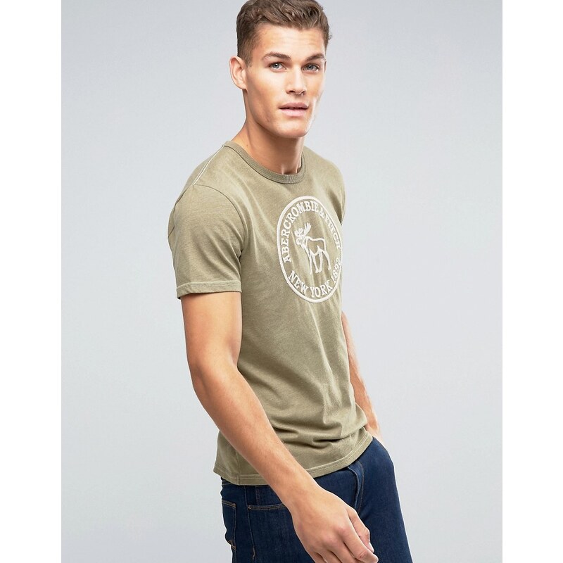 Abercrombie & Fitch - Schmales T-Shirt mit Elchlogo und runder Stickerei - Grün