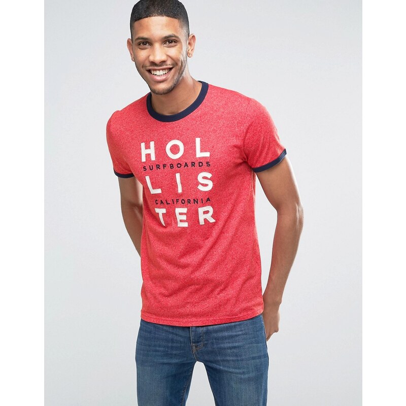 Hollister - Schmales T-Shirt mit Block-Logo-Print in Pompeji-Rot - Rot