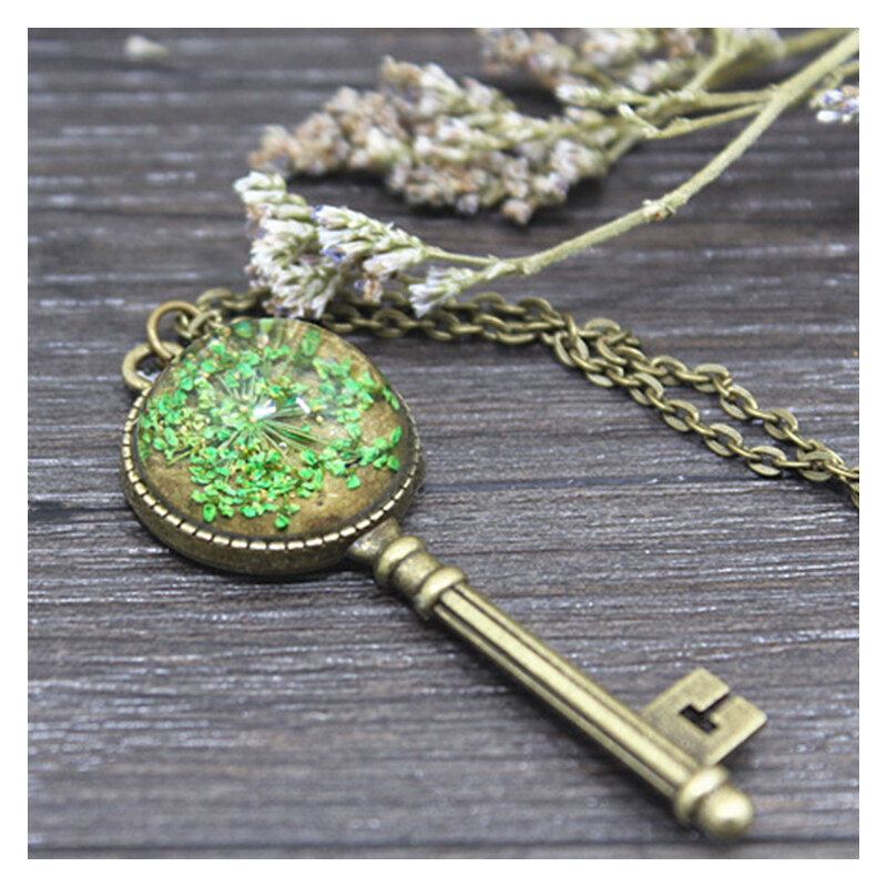 Lesara Halskette mit Schlüsselanhänger & getrockneter Blüte - Grün