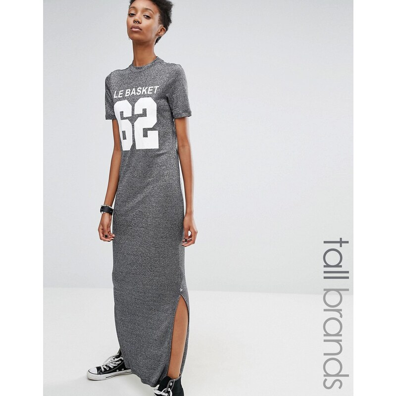 Noisy May Tall - Maxi-T-Shirt-Kleid aus Jersey mit Motiv in Metallic - Grau