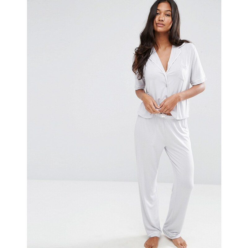 ASOS - Klassisches Pyjama-Set aus Jersey mit kurzärmligem Hemd und langer Hose - Grau