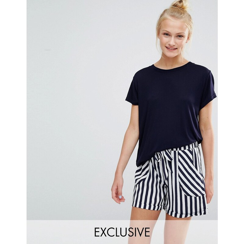 Chelsea Peers - Schlafanzug aus gestreiften Shorts und T-Shirt - Blau