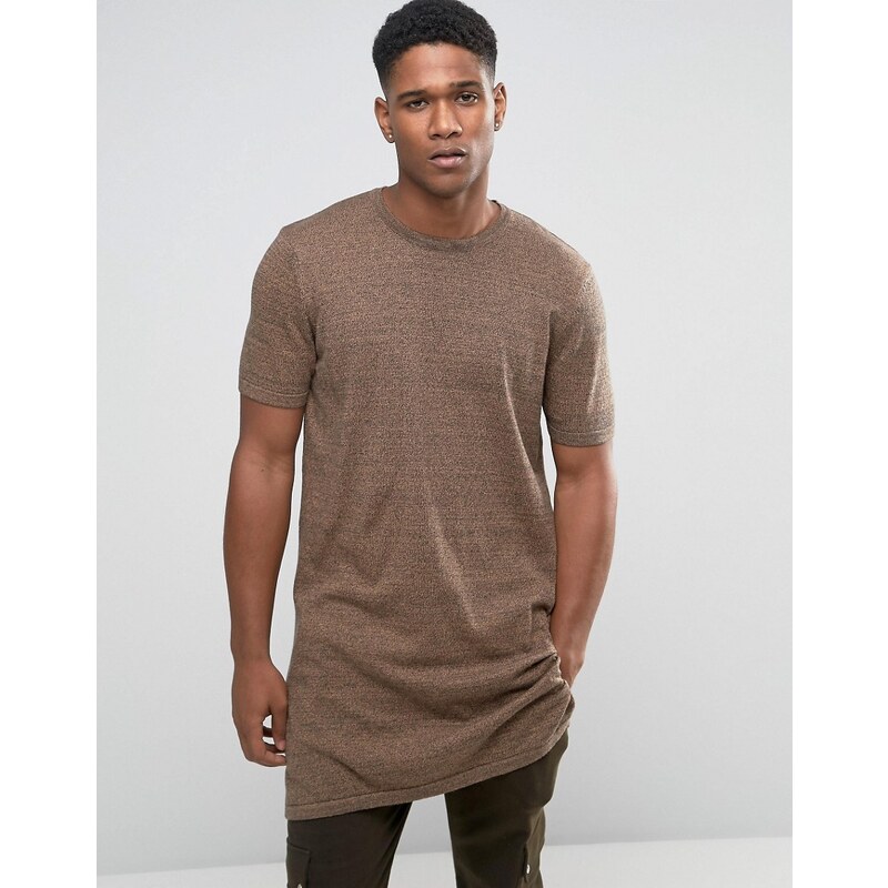 ASOS - Strick-T-Shirt mit extrem langem Schnitt und Seitenschlitzen - Braun