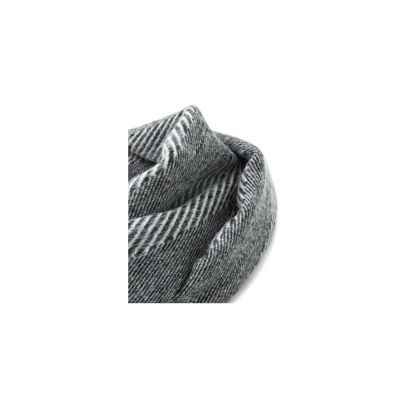 New Look Schwarz-weißer Streifen-Schal mit Fischgrätmuster und Fransen