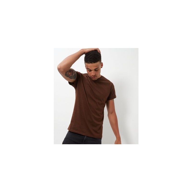 New Look Braunes T-Shirt mit gerolltem Ärmelaufschlag