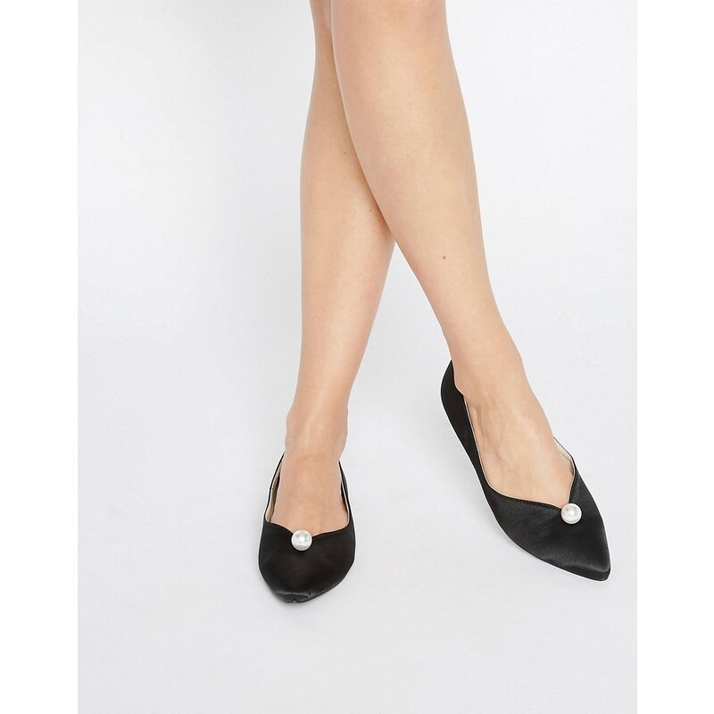 Daisy Street - Flache, schwarze Schuhe mit spitzer Zehenpartie und Kunstperle - Schwarz