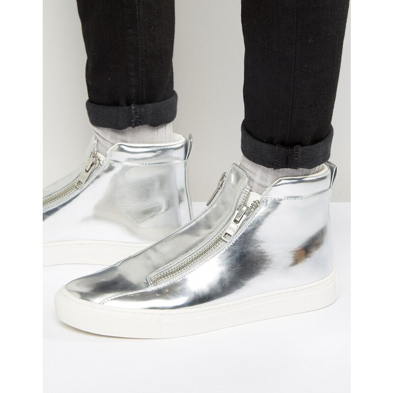 ASOS - Sneaker in Silber Metallic mit Reißverschluss und breiter Sohle - Silber