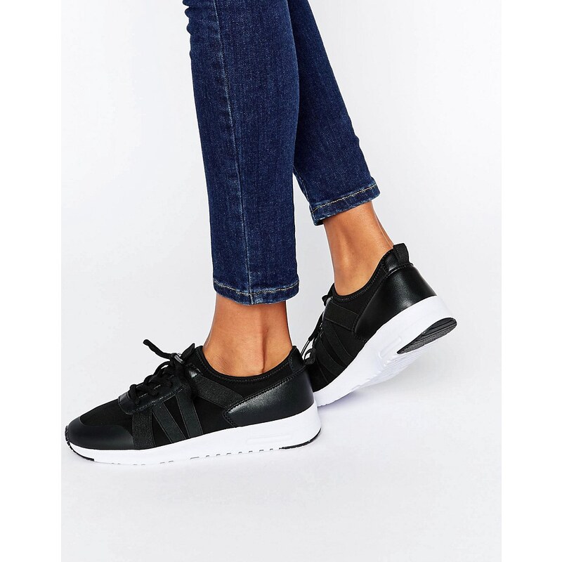 Missguided - Sneaker mit elastischen Riemen - Schwarz