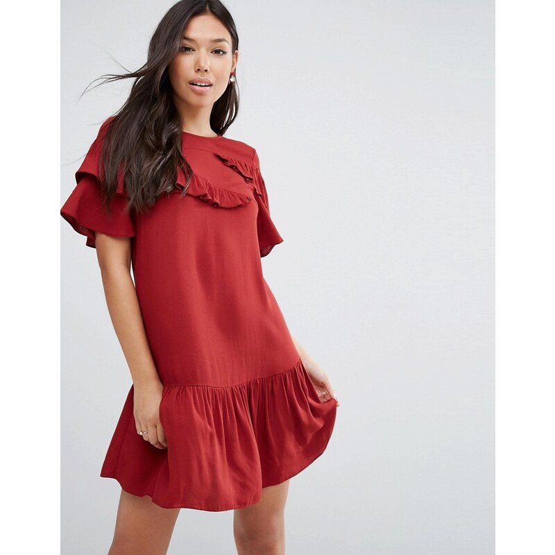 ASOS - Kurzärmliges Kleid mit tiefer Taille und Rüschen - Rot