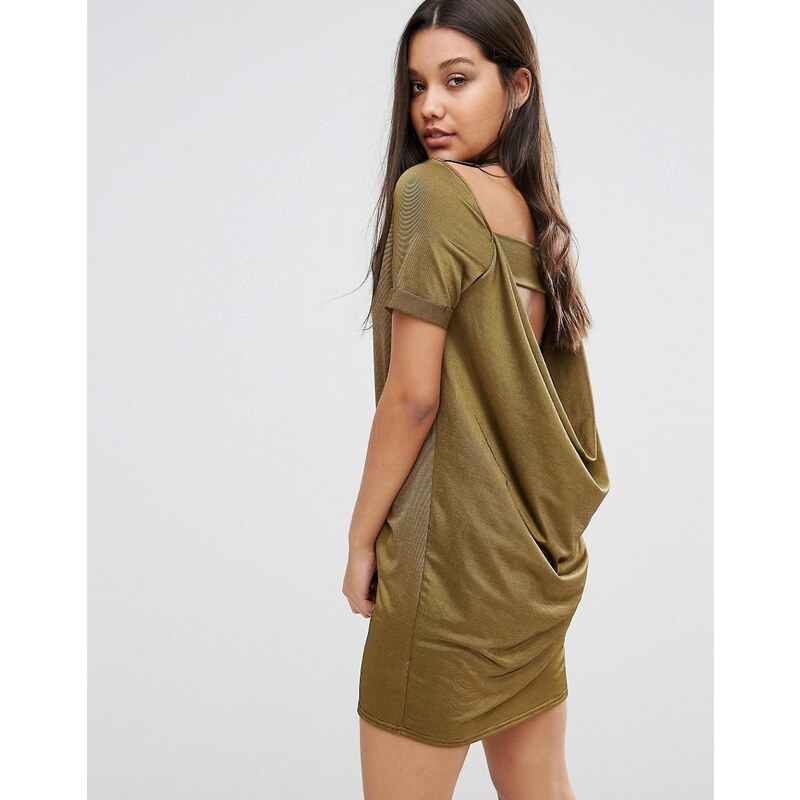 Missguided - T-Shirt-Kleid mit Wasserfallausschnitt hinten - Grün