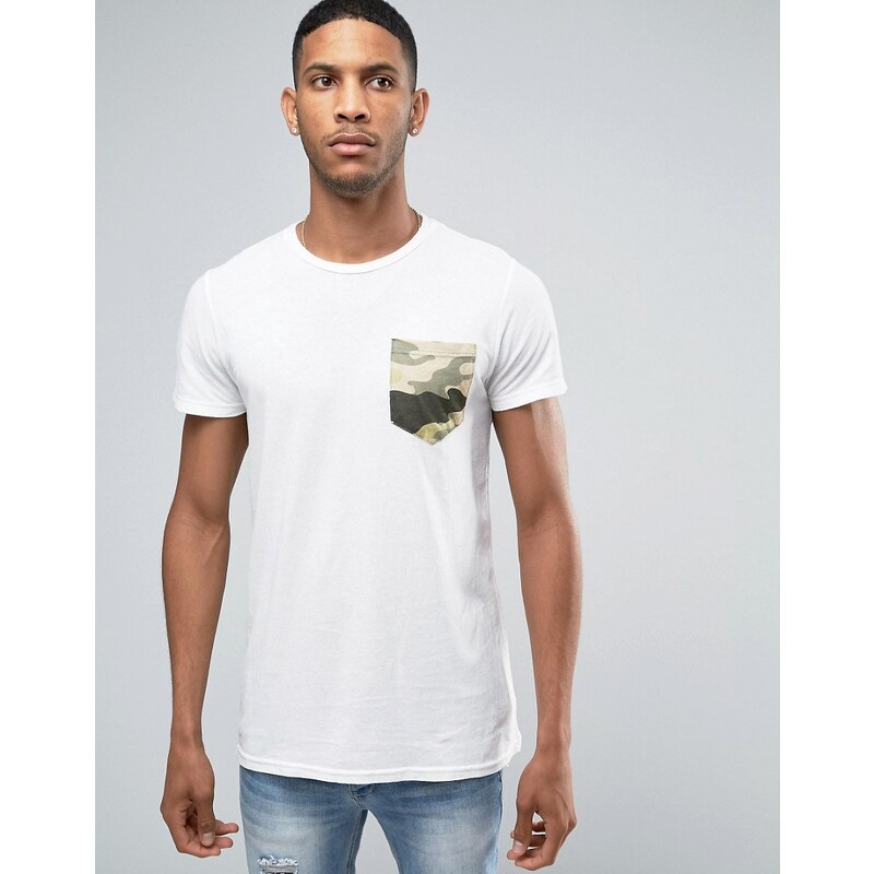 Pull&Bear - Weißes T-Shirt mit tarngemusterter Tasche - Weiß