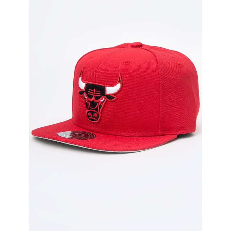 Mitchell & Ness Chicago Bulls NBA Team Solid High Crown Fitted Red