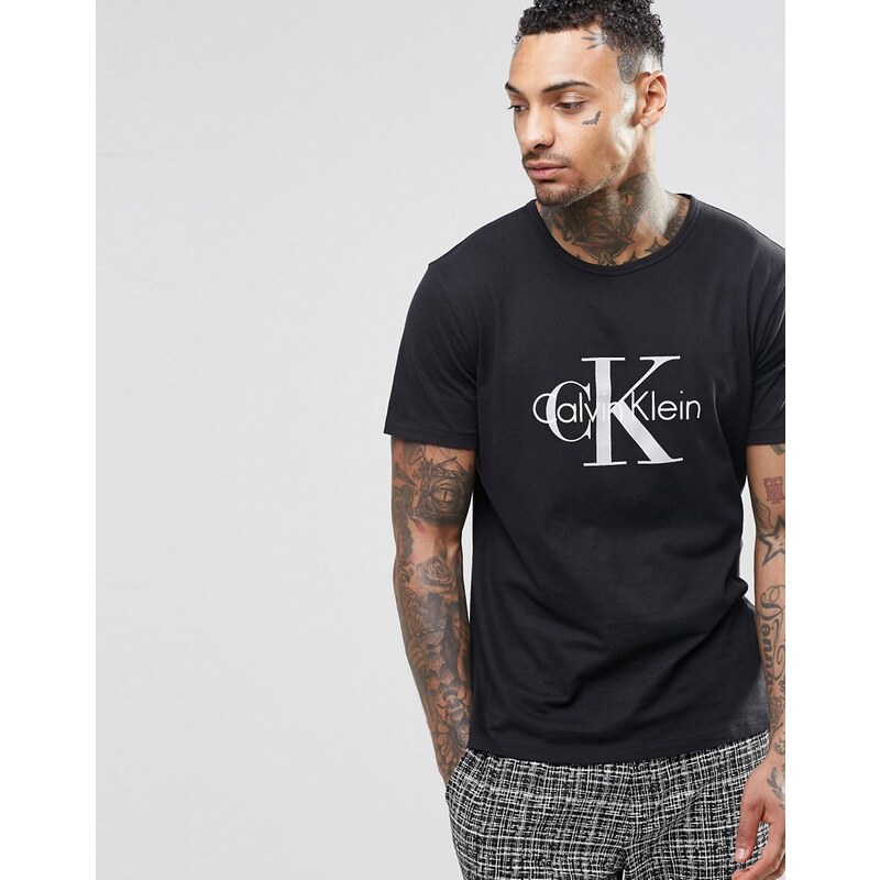 Calvin Klein - Kurzärmliges, enges T-Shirt mit Logo - Schwarz