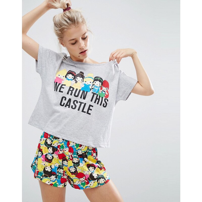 ASOS - Disney - Princesses Run This Castle - Schlafanzug aus T-Shirt und Shorts - Mehrfarbig