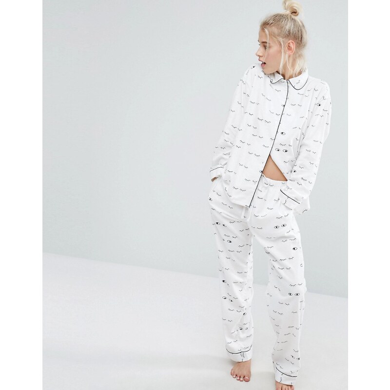 Monki - Pyjama-Set mit Hemd und Hose mit Muster - Weiß